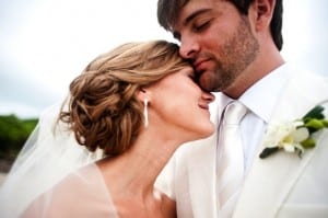 Costa Rica is a hot destination wedding location / photo by Tropical Occasions