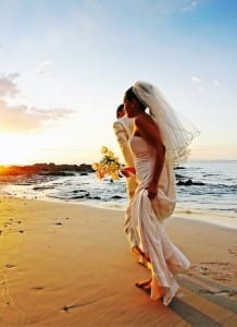 Choose Costa Rica for your romantic destination wedding & honeymoon / photo by Alex Solano