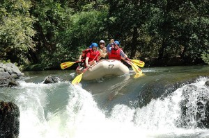 Intense rafting on the Tenorio River in Guanacaste / photo by Rios Tropicales