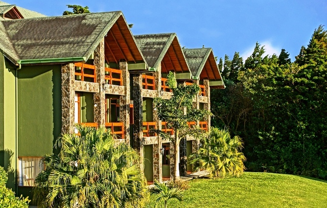 Enchatings-luxurious-eco-hotel-in-Monteverde