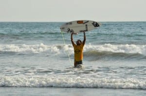 Jaco surfer Jair Perez wins MAUI Cup national Costa Rica surf competition