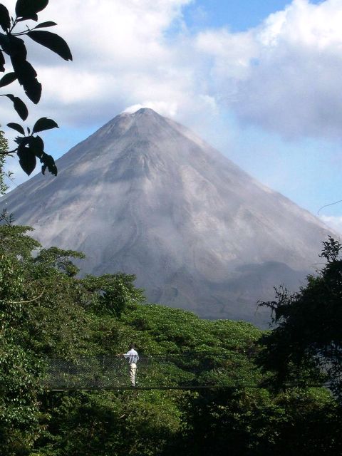 Discover-adventure-and-tranquility-at-Tilajari-hotel-in-the-enchanting-arenal-volcano-region