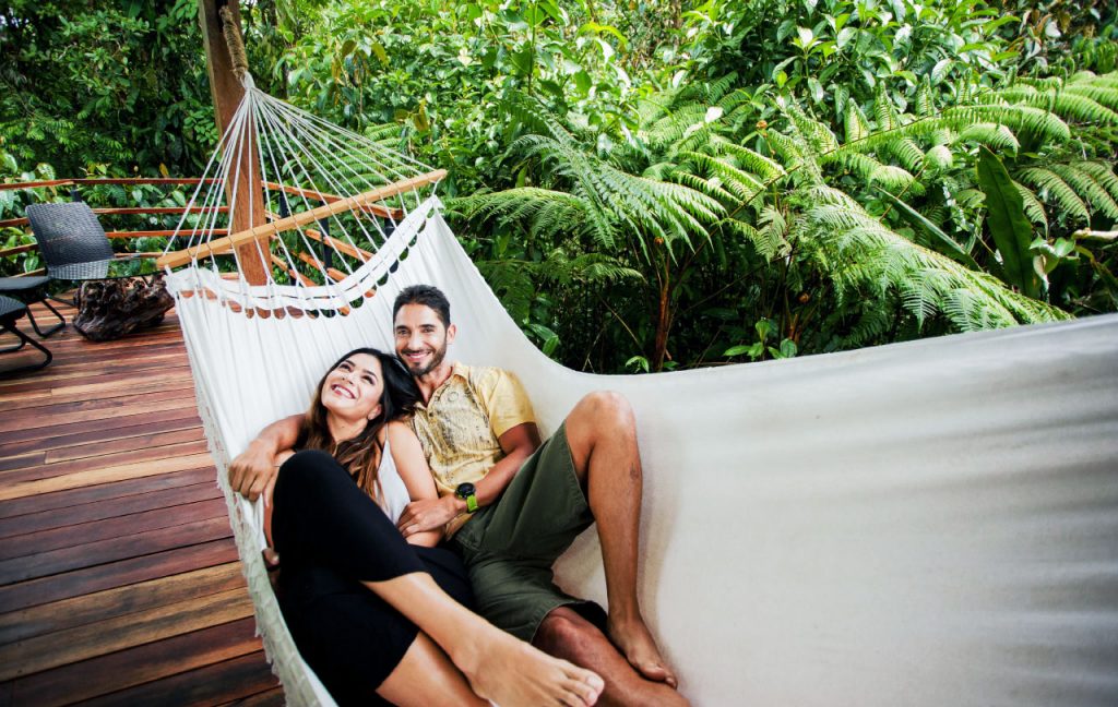 Let`s-look-at-5-romantic-reasons-honeymoon-Ecolirios-Costa Rica