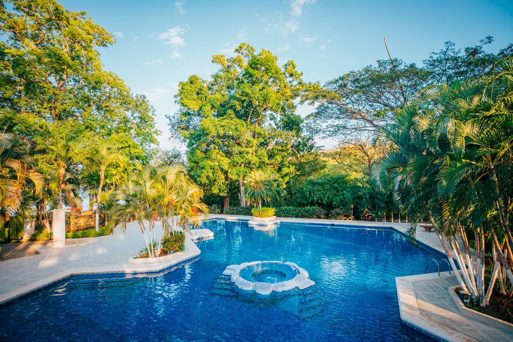 Sun-swim-spa-at-Papagayo